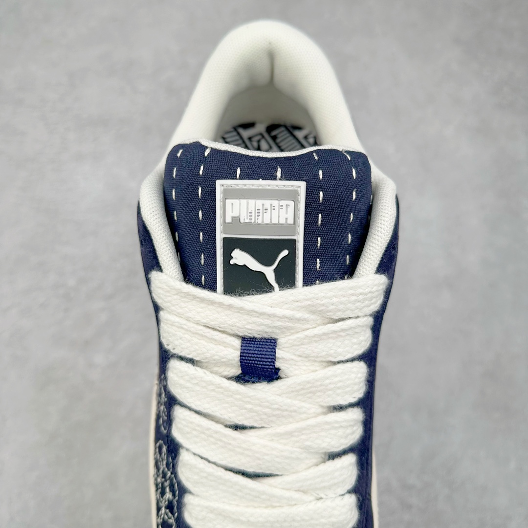 图片[5]-＃特价福利 PUMA SUEDE XL 彪马新款面包鞋男女同款复古休闲板鞋 鞋身通体采用细腻的麂皮材质 厚实柔软 质感出众 鞋侧保留PUMA标志性跑道图案 侧面与后跟点缀金属色PUMA LOGO 兼具辨识度与细节感 加厚鞋垫、饱满鞋舌 搭配加宽扁形鞋带 使得穿着感更加贴合与舒适 值得一提的是 本季SUEDE XL鞋款以黑色、红色及蓝色最为瞩目 经典黑的配色 在低调之余可轻松驾驭任何潮流风格造型 而高饱和度的配色 则是当之无愧的早春出街利器。货号： 395205 尺码：36 37 37.5 38 38.5 39 40 40.5 41 42 42.5 43 44 45-选品中心