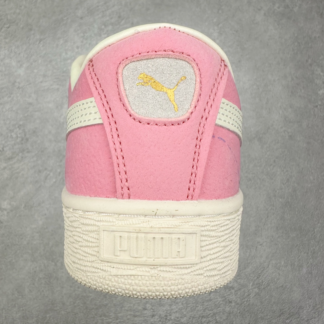 图片[8]-＃特价福利 PUMA SUEDE XL 彪马新款面包鞋男女同款复古休闲板鞋 鞋身通体采用细腻的麂皮材质 厚实柔软 质感出众 鞋侧保留PUMA标志性跑道图案 侧面与后跟点缀金属色PUMA LOGO 兼具辨识度与细节感 加厚鞋垫、饱满鞋舌 搭配加宽扁形鞋带 使得穿着感更加贴合与舒适 值得一提的是 本季SUEDE XL鞋款以黑色、红色及蓝色最为瞩目 经典黑的配色 在低调之余可轻松驾驭任何潮流风格造型 而高饱和度的配色 则是当之无愧的早春出街利器。货号： 395205 尺码：36 37 37.5 38 38.5 39 40 40.5 41 42 42.5 43 44 45-选品中心