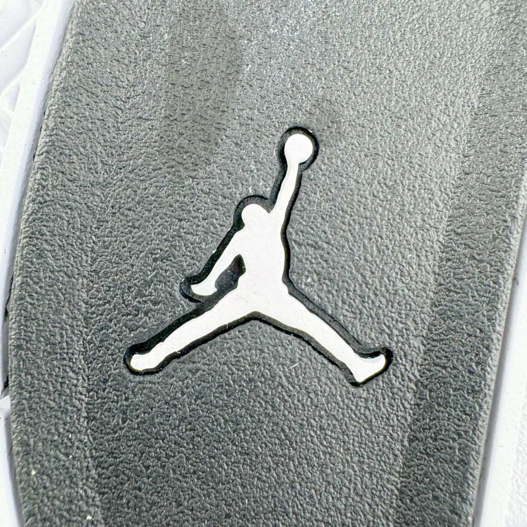 图片[19]-＃F版 Air Jordan AJ4 Retro \\\” Fear \\\” 黑白恐惧 复刻2024版 FQ8138-002 大厂出品 全头层加持 原鞋原楦原纸板同源开发 完美呈现乔4的版型 内侧正确双色网格 还原细节 原厂皮料 正确气垫颜色 正确网格工艺 正确拉帮工艺 全鞋原装材料制作 原档案原模具打造 支持全方位与正品对比 尺码：36 36.5 37.5 38 38.5 39 40 40.5 41 42 42.5 43 44 44.5 45 46 47.5-选品中心