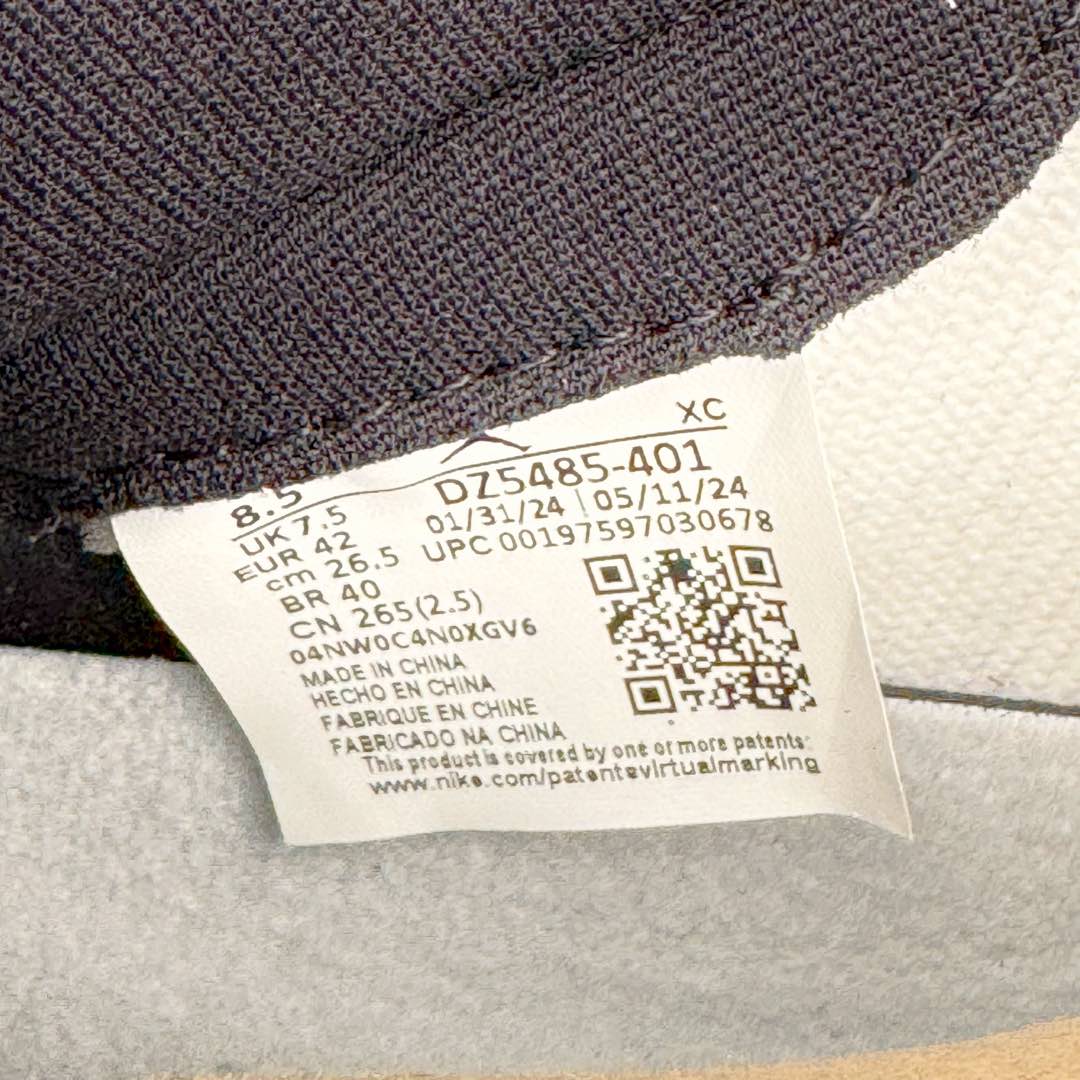 图片[14]-＃KZ神版莞产 Air Jordan AJ1 Retro 海军蓝白 DZ5485-401 外贸特供批次 终端控货优势输出 新配色不断更新开发 市场中端王者 全套原纸板楦头开发 确保原汁原味 完美呈现一代版型 一比一鞋头弧度高度鞋身弧度 此版本只针对中端市场 细节品控鞋型随意秒杀市面同价位 鞋型完美 不臃肿别扭 头层皮料加持 用料绝不含糊 进口玻璃冲刀皮料裁剪零毛边 电脑针车工艺 超高鞋面清洁度 最高QC检验标准 控制溢胶瑕疵 原盒原配 飞翼3D高频深度立体 工艺方面大到整体鞋型 漏斗收腰 底线拉帮 LOGO立体程度 小到针眼排布 载片对称 冲孔效果 鞋标规范 鞋垫背胶等等 无一不是口碑收割 每双都是一个回头客 尺码：36 36.5 37.5 38 38.5 39 40 40.5 41 42 42.5 43 44 44.5 45 46 47.5-选品中心