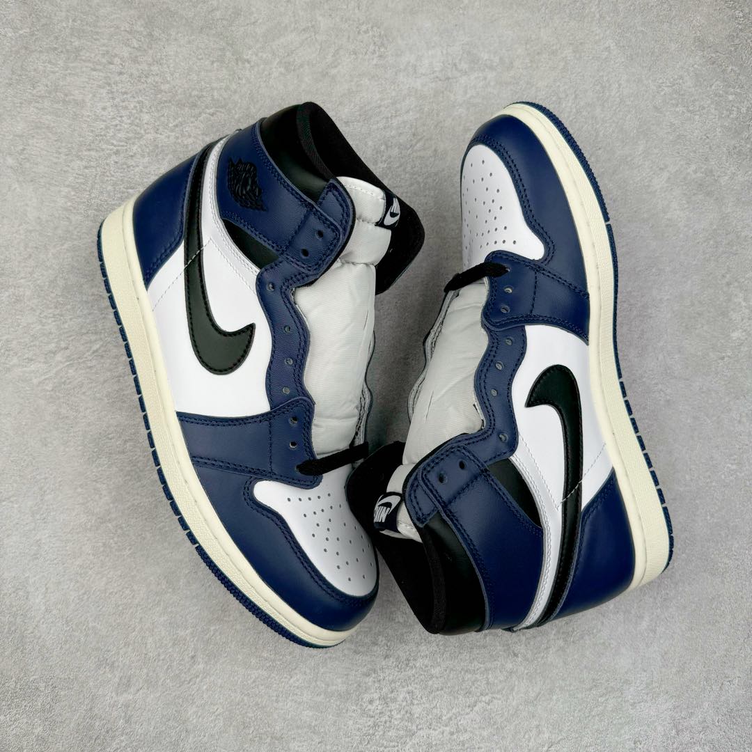 图片[3]-＃KZ神版莞产 Air Jordan AJ1 Retro 海军蓝白 DZ5485-401 外贸特供批次 终端控货优势输出 新配色不断更新开发 市场中端王者 全套原纸板楦头开发 确保原汁原味 完美呈现一代版型 一比一鞋头弧度高度鞋身弧度 此版本只针对中端市场 细节品控鞋型随意秒杀市面同价位 鞋型完美 不臃肿别扭 头层皮料加持 用料绝不含糊 进口玻璃冲刀皮料裁剪零毛边 电脑针车工艺 超高鞋面清洁度 最高QC检验标准 控制溢胶瑕疵 原盒原配 飞翼3D高频深度立体 工艺方面大到整体鞋型 漏斗收腰 底线拉帮 LOGO立体程度 小到针眼排布 载片对称 冲孔效果 鞋标规范 鞋垫背胶等等 无一不是口碑收割 每双都是一个回头客 尺码：36 36.5 37.5 38 38.5 39 40 40.5 41 42 42.5 43 44 44.5 45 46 47.5-选品中心