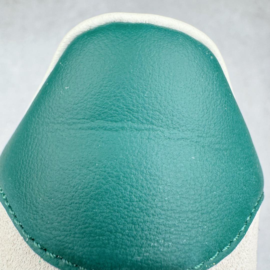 图片[16]-＃CS纯原 AD Originals Gazelle Bold W 羚羊松糕系列复古百搭厚底增高低帮休闲运动板鞋 ID7056 新的一年就要换新的打扮啦！除了设定变美、健身、减肥等目标外，你已经可以利用鞋子来“偷偷改善身材比例”的愿望了！ 因为有一句话。身高不够。鞋子来凑~赶快入手以下各大运动品牌最新推出的“厚底增高运动鞋”吧。 是最好穿最百搭的长腿神器。 重点是……不仅价格不错～鞋子也不错啊！Originals的Gazelle Bold鞋款打造出「超厚底版本」！延续流线鞋型、经典麂皮材质、白色三条线和侧面烫金标志的复古外型，奶油白鞋底高度直接乘3，出门搭上它，保证一路步步高升。尺码：36 36⅔ 37⅓ 38 38⅔ 39⅓ 40-选品中心