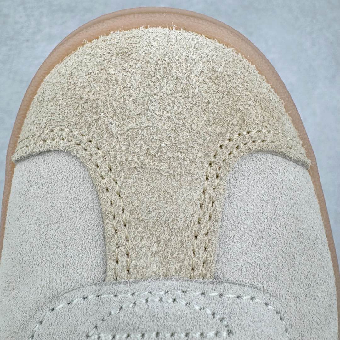 图片[15]-＃CS纯原 AD Originals Gazelle Bold W 羚羊松糕系列复古百搭厚底增高低帮休闲运动板鞋 ID7056 新的一年就要换新的打扮啦！除了设定变美、健身、减肥等目标外，你已经可以利用鞋子来“偷偷改善身材比例”的愿望了！ 因为有一句话。身高不够。鞋子来凑~赶快入手以下各大运动品牌最新推出的“厚底增高运动鞋”吧。 是最好穿最百搭的长腿神器。 重点是……不仅价格不错～鞋子也不错啊！Originals的Gazelle Bold鞋款打造出「超厚底版本」！延续流线鞋型、经典麂皮材质、白色三条线和侧面烫金标志的复古外型，奶油白鞋底高度直接乘3，出门搭上它，保证一路步步高升。尺码：36 36⅔ 37⅓ 38 38⅔ 39⅓ 40-选品中心