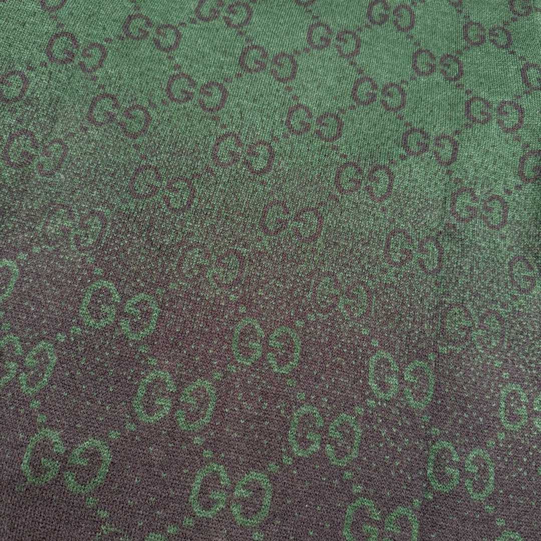 图片[10]-＃GD广顶 GUCCI FW24 古驰V领GG提花单排扣长袖毛衣 深绿色 官网价：13800￥● 毛料：我们选用成本较高的【高端100%臻品羊毛】 参照原版进行【1：1打色及定染纱线】 颜色【相似度高达95%以上】精纺羊毛和羊毛的区别在于感官效果上 羊毛一半绒面丰厚平顺 手触有温暖感 折压后无折皱痕 毛料身松软 回弹性强 是高端货的必选毛料之一 ● 加工工艺：以【Cixing5针机器】 以【提花组织】进行双色渐变编织 耗时【200分钟】方可织出1件 平行均速编织 不会像普通电脑横机织 为了效率赶货 速度开到极限 织出来的衣片针路大小不一、走字码、花片情况 我们的整件衣服 衣片的纹路清洗、不走字码、不会出现衣片花片的情况 大大的保障了衣片的质感、纹路的清晰 尺码：XS S M L-选品中心