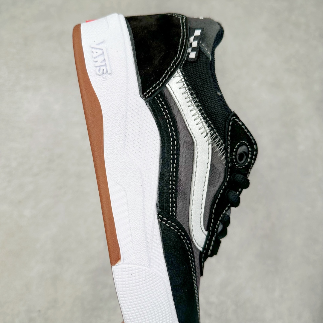 图片[6]-Vans Wayvee 专业缓震低帮滑板 此次Wayvee 采用了全新的鞋面结构，以半透明 TPE 网状结构示人，使得鞋款有着无与伦比的强大的透气性。鞋款上还用到最普遍的 Duracap 鞋头，以最大限度地延长鞋款的使用寿命。 此外，LuxLiner 科技将鞋舌和内里融为一体，提供更舒适、更贴合脚部的穿着体验。又内置了全尺寸的 UltraCush 中底以及标志性的 Wafflecup 外底，能够给予滑手难以置信的弹性、耐久性和最大的冲击缓冲性能。 货号：VN0A5JIAY28 工艺：硫化1：1（重量1：1、真标、原钢印、材质标、鞋型标、合格证） 尺码： 36 36.5 37 38 38.5 39 40 40.5 41 42 42.5 43 44-选品中心