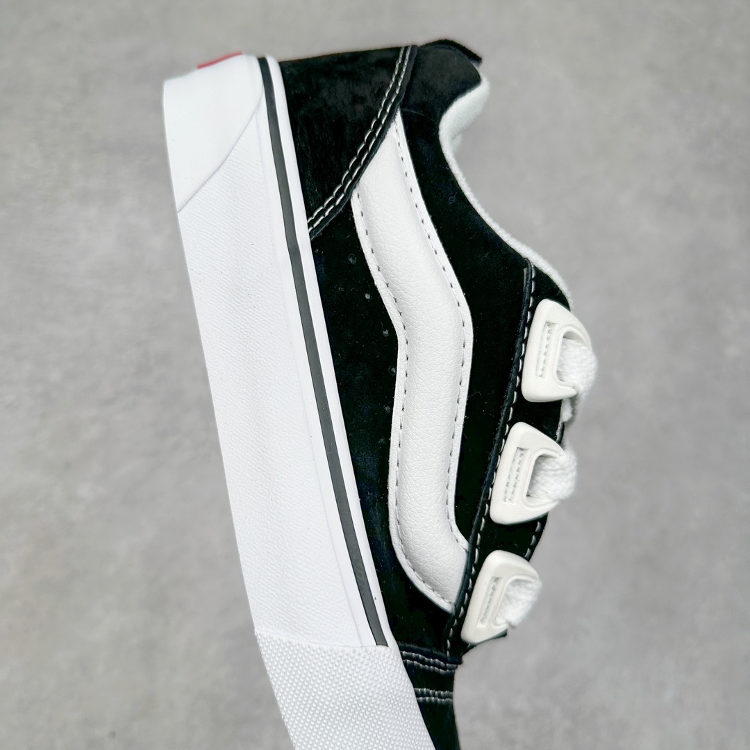图片[6]-Vans Knu Skool DR 黑白 “DR新系列面包鞋，个性十足”DR新款是对90年代经典风格的重新诠释，Vans将现在的Knu Skool的“宽大”特点进一步放大，将携带空改为了极具现代风格的D形鞋带孔，并选用更宽的鞋带绑定鞋身! 尺码：35 36 36.5 37 38 38.5 39 40 40.5 41 42 42.5 43 44 45 工艺：硫化1：1（重量1：1、真标、原钢印、材质标、鞋型标、合格证）-选品中心
