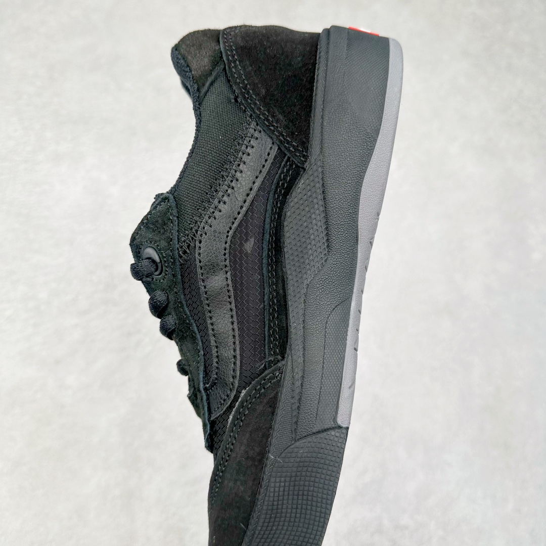 图片[7]-Vans Wayvee 专业缓震低帮滑板 此次Wayvee 采用了全新的鞋面结构，以半透明 TPE 网状结构示人，使得鞋款有着无与伦比的强大的透气性。鞋款上还用到最普遍的 Duracap 鞋头，以最大限度地延长鞋款的使用寿命。 此外，LuxLiner 科技将鞋舌和内里融为一体，提供更舒适、更贴合脚部的穿着体验。又内置了全尺寸的 UltraCush 中底以及标志性的 Wafflecup 外底，能够给予滑手难以置信的弹性、耐久性和最大的冲击缓冲性能。 货号：VN0A5JIAY28 工艺：硫化1：1（重量1：1、真标、原钢印、材质标、鞋型标、合格证） 尺码： 36 36.5 37 38 38.5 39 40 40.5 41 42 42.5 43 44-选品中心