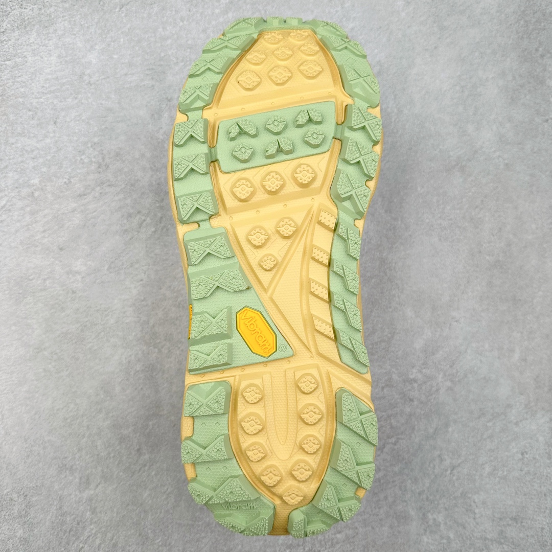 图片[9]-＃纯原 HOKA ONE ONE Tor Uitra Low 托亚潮流户外越野登山功能鞋 鞋款利用机能、户外、复古元素将都市型格与户外机能无缝结合 既能自由穿梭于城市的钢筋水泥之间 也能轻松演绎山系潮流搭配 全粒面皮革结合模压鞋口 提升持久耐穿度 直至鞋头的鞋带设计 舒适灵活的调节 搭配鞋头处HOKA ONE ONE飞翼纹饰 营造了个性十足的张扬气场 Tor Ultra 配备 Vibram® 鞋底与 EVA 和RMAT® 中底 给穿著者最佳的抓地力及舒适性 另外中底的金属摇杆可稳定脚部行程 当走过崎岖山路时依然让脚部得到平稳的感觉 而整对鞋以皮革和耐用尼龙布材打造 与坚固的鞋底相结合 可以牢固地支撑脚部和脚踝 另外外层搭载的Event技术 保持鞋履防水以及鞋内透气作用 尺码：36 36.5 37.5 38 38.5 39 40 40.5 41 42 42.5 43 44 44.5 45-选品中心