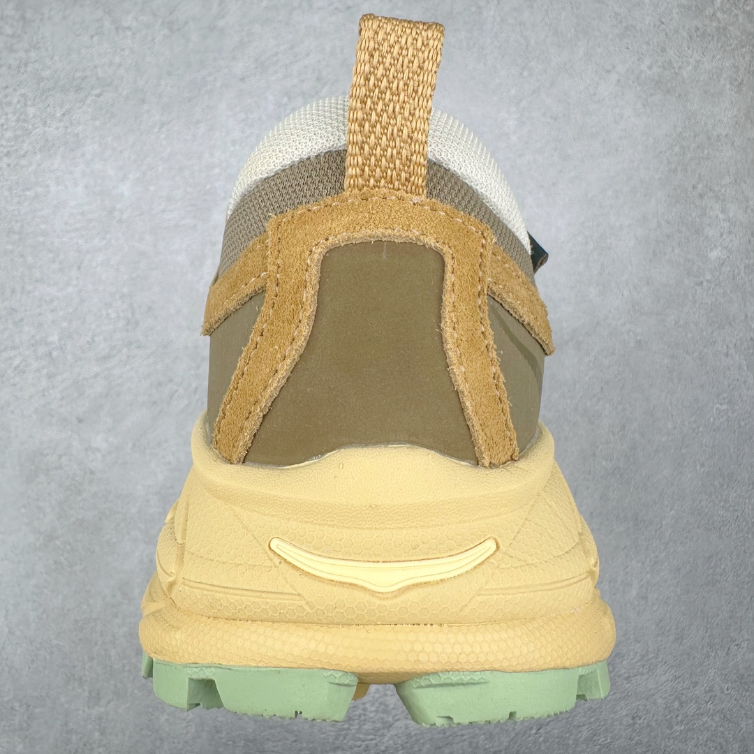 图片[8]-＃纯原 HOKA ONE ONE Tor Uitra Low 托亚潮流户外越野登山功能鞋 鞋款利用机能、户外、复古元素将都市型格与户外机能无缝结合 既能自由穿梭于城市的钢筋水泥之间 也能轻松演绎山系潮流搭配 全粒面皮革结合模压鞋口 提升持久耐穿度 直至鞋头的鞋带设计 舒适灵活的调节 搭配鞋头处HOKA ONE ONE飞翼纹饰 营造了个性十足的张扬气场 Tor Ultra 配备 Vibram® 鞋底与 EVA 和RMAT® 中底 给穿著者最佳的抓地力及舒适性 另外中底的金属摇杆可稳定脚部行程 当走过崎岖山路时依然让脚部得到平稳的感觉 而整对鞋以皮革和耐用尼龙布材打造 与坚固的鞋底相结合 可以牢固地支撑脚部和脚踝 另外外层搭载的Event技术 保持鞋履防水以及鞋内透气作用 尺码：36 36.5 37.5 38 38.5 39 40 40.5 41 42 42.5 43 44 44.5 45-选品中心