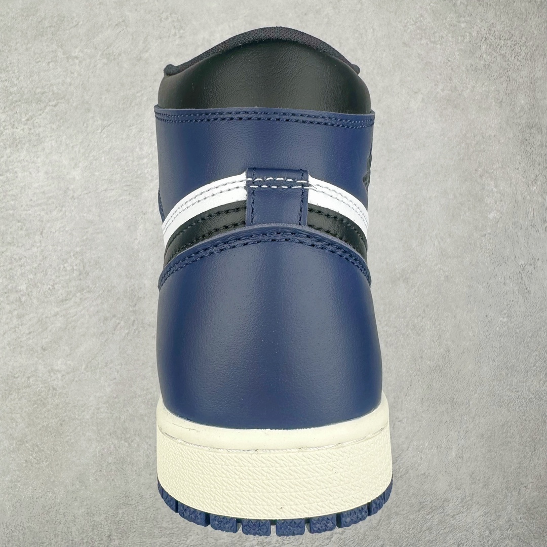 图片[8]-＃KZ神版莞产 Air Jordan AJ1 Retro 海军蓝白 DZ5485-401 外贸特供批次 终端控货优势输出 新配色不断更新开发 市场中端王者 全套原纸板楦头开发 确保原汁原味 完美呈现一代版型 一比一鞋头弧度高度鞋身弧度 此版本只针对中端市场 细节品控鞋型随意秒杀市面同价位 鞋型完美 不臃肿别扭 头层皮料加持 用料绝不含糊 进口玻璃冲刀皮料裁剪零毛边 电脑针车工艺 超高鞋面清洁度 最高QC检验标准 控制溢胶瑕疵 原盒原配 飞翼3D高频深度立体 工艺方面大到整体鞋型 漏斗收腰 底线拉帮 LOGO立体程度 小到针眼排布 载片对称 冲孔效果 鞋标规范 鞋垫背胶等等 无一不是口碑收割 每双都是一个回头客 尺码：36 36.5 37.5 38 38.5 39 40 40.5 41 42 42.5 43 44 44.5 45 46 47.5-选品中心