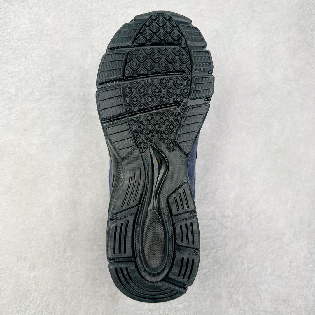 图片[9]-＃K版纯原 New Balance in USA M990V4 新百伦NB系列美产血统经典复古休闲运动百搭老爹跑步鞋 990V4延续了品牌引以为傲的精湛制鞋技艺及经典复古轮廓 同时中底结合新的ACTIVE lite和PU材料 重新诠释ENCAP科技 带来绝佳缓震体验 于细节处 全鞋360度的3M反光设计 及鞋舌固定功能上的提升 配以全新的N标设计更是带来绝佳的用户体验 尺码：36 37 37.5 38 38.5 39 40 40.5 41.5 42 42.5 43 44 44.5 45-选品中心