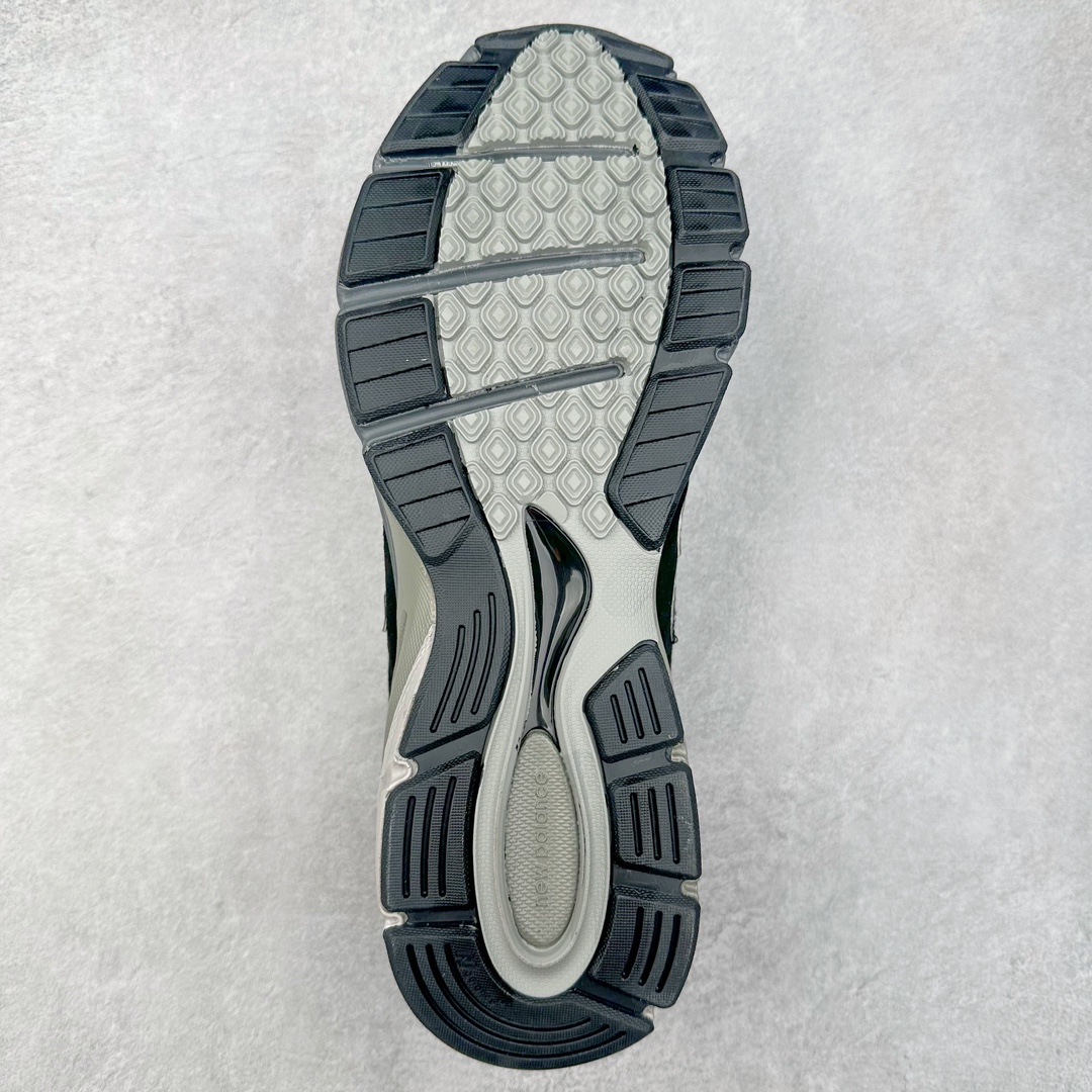 图片[9]-＃K版纯原 New Balance in USA M990V4 新百伦NB系列美产血统经典复古休闲运动百搭老爹跑步鞋 990V4延续了品牌引以为傲的精湛制鞋技艺及经典复古轮廓 同时中底结合新的ACTIVE lite和PU材料 重新诠释ENCAP科技 带来绝佳缓震体验 于细节处 全鞋360度的3M反光设计 及鞋舌固定功能上的提升 配以全新的N标设计更是带来绝佳的用户体验 尺码：36 37 37.5 38 38.5 39 40 40.5 41.5 42 42.5 43 44 44.5 45-选品中心