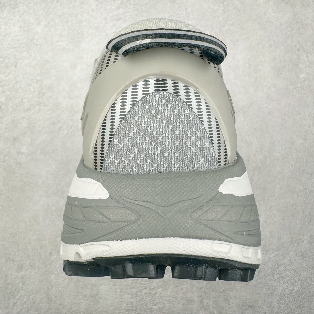 图片[8]-＃HK纯原 HOKA ONE ONE Mafate Speed 2 Low 玛法特2代系列低帮轻量户外越野休闲运动慢跑鞋 HOKA ONE ONE 最近推出了一个胶囊系列 Origin Story 这个系列里的 Mafate Speed 2 可以说让我日思夜想有一阵子了 最近终于拔草 让我来分享一下这双也是上脚赞到爆的越野跑鞋吧 以阿尔卑斯山脉作为主题将亮黄色与蓝色调覆盖在这经典轮廓之上 配色的呈现效果相当亮眼 以至于很多人买这个配色是用来日常搭配的 鞋面采用超轻的无缝架构 轻薄的TPU贴在透气的鞋面材料上 减轻重量同时也保证了支撑性 鞋底则采用滚动平衡技术 引导跑者回归自然步态 祖传的神奇EVA材质中底依旧是一如既往地表现优秀 能提供充足的缓震 作为HOKA家的越野跑鞋 VIBRAM 橡胶大底也是必不可少的 即便在复杂湿滑的地形 依旧能有良好的抓地力及稳定性 鞋带采用了弹性不易松脱的扁宽弹性鞋带 前掌与中掌部分也进行了加宽 也更加适合亚洲人的脚型 是一款十分全面且足够强悍的户外硬核越野鞋 而这双极其亮眼的越野跑鞋恰好又是在江山一百中参赛的UTMB冠军 Ludovic POMMERET 夺冠时穿着的战靴 这就让它变得更加有吸引力了 用来日常搭配的话短裤是基本不挑 长裤我个人推荐阔腿裤 工装裤以及各种长筒牛仔裤都可以 尺码：36 36.5 37.5 38 38.5 39 40 40.5 41 42 42.5 43 44 44.5 45-选品中心