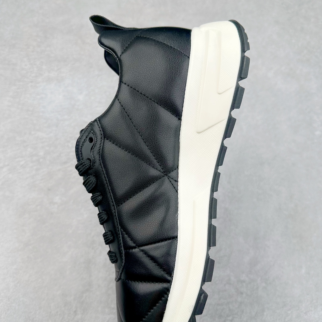 图片[7]-PRADA普拉达 厚底徽标系带运动休闲男鞋系列 广东大厂品质 专柜同步 大气个性更潮更抢眼更追求档次，它将颠覆旧念，与您共度时尚潮人必备! 面料采用原版进口小牛皮 牛皮内里垫脚 橡胶发泡大底 轻便防滑耐磨 脚感舒适 款式耐看做工精细 配以简洁利落的鞋楦 彰显男人的果敢和硬朗 尺码：39-44（皮鞋码）-选品中心