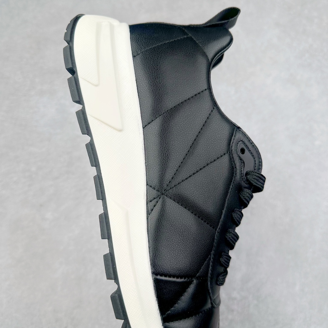 图片[6]-PRADA普拉达 厚底徽标系带运动休闲男鞋系列 广东大厂品质 专柜同步 大气个性更潮更抢眼更追求档次，它将颠覆旧念，与您共度时尚潮人必备! 面料采用原版进口小牛皮 牛皮内里垫脚 橡胶发泡大底 轻便防滑耐磨 脚感舒适 款式耐看做工精细 配以简洁利落的鞋楦 彰显男人的果敢和硬朗 尺码：39-44（皮鞋码）-选品中心