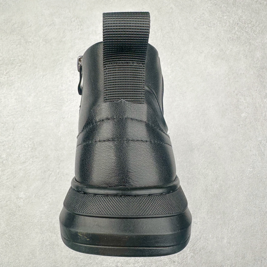 图片[8]-Ecco爱步舒适中高帮防泼水马丁靴 秋冬款时尚防滑工装靴男鞋 黑武士鞋 革新系列热门款式 臻选皮革 创新舒适 品质牛皮鞋面，轻盈柔韧 具有良好的透气性 魔术扣松紧鞋带 侧边拉链套脚 可自由调节松紧 PU中底 橡胶大底 抓地力强 具有良好的防滑耐磨性 时尚潮靴 自在型格 尺码：38 39 40 41 42 43 44（皮鞋码）-选品中心