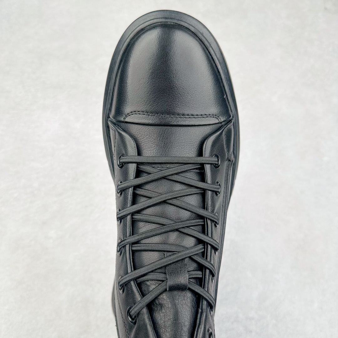 图片[4]-Ecco爱步舒适中高帮防泼水马丁靴 秋冬款时尚防滑工装靴男鞋 黑武士鞋 革新系列热门款式 臻选皮革 创新舒适 品质牛皮鞋面，轻盈柔韧 具有良好的透气性 魔术扣松紧鞋带 侧边拉链套脚 可自由调节松紧 PU中底 橡胶大底 抓地力强 具有良好的防滑耐磨性 时尚潮靴 自在型格 尺码：38 39 40 41 42 43 44（皮鞋码）-选品中心