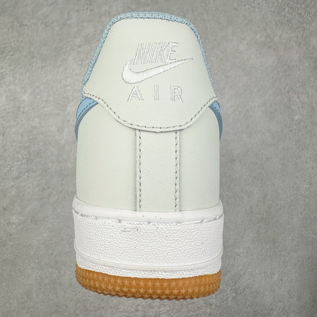 图片[8]-NK Air Force 1´07 Low 空军一号低帮百搭休闲运动板鞋 315122-102 柔软、弹性十足的缓震性能和出色的中底设计 横跨复古与现代的外型结合 造就出风靡全球 三十多年的Force 1 直到今天还深受青睐 尺码：36 36.5 37.5 38 38.5 39 40 40.5 41 42 42.5 43 44 44.5 45-选品中心