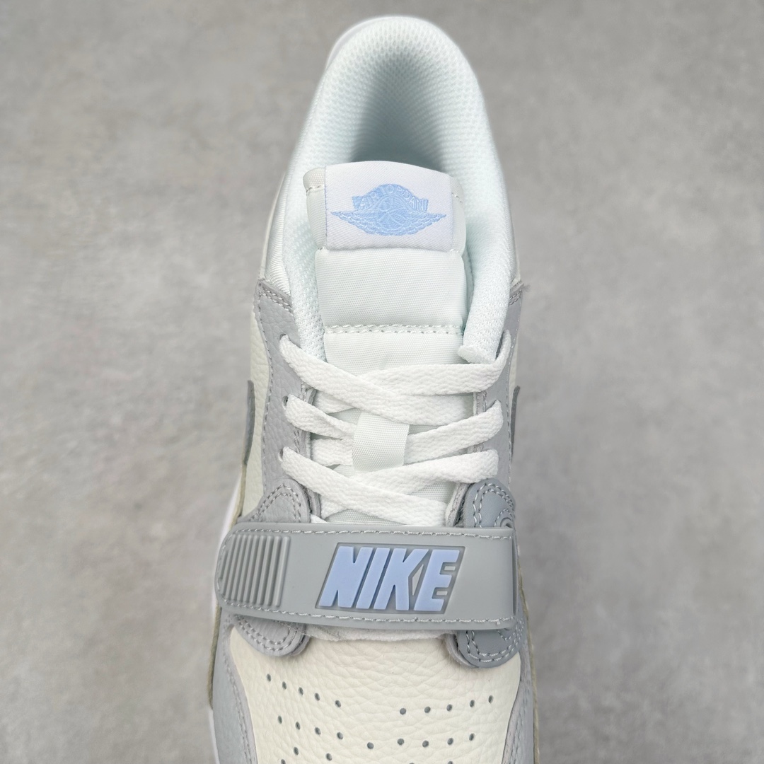 图片[5]-＃KZ神版 Air Jordan Legacy AJ312 复古篮球鞋 HQ1190-101 市场最强独一档产物 全套原纸板楦头开发 原厂大底磨具加持立体防滑纹理 原档数据后跟TPU子母扣魔术贴 原装可视Air Sole气垫 原汁原味最完美的312代版型 唯一正确鞋头趴度弧度高度鞋身腰线 进口港宝加持 后跟自然饱满 全鞋荧光划线卡点 追求极致完美 每一双都是工艺品 多重QC质检 超越公司货的品控标准 实实在在的免检产品 鞋身采用了皮革材质打造 横跨鞋面的魔术贴十分吸睛 侧面的Swoosh Logo的一部分被鞋面遮挡了一部分 颇具玩味 魔术贴上标有NK标识 而鞋舌上是Jordan的经典红色飞翼Logo 后跟和鞋底均采用了AJ3的设计 后跟上同样也使用了经典的爆裂纹图案 尺码：36 36.5 37.5 38 38.5 39 40 40.5 41 42 42.5 43 44 44.5 45 46 47.5-选品中心