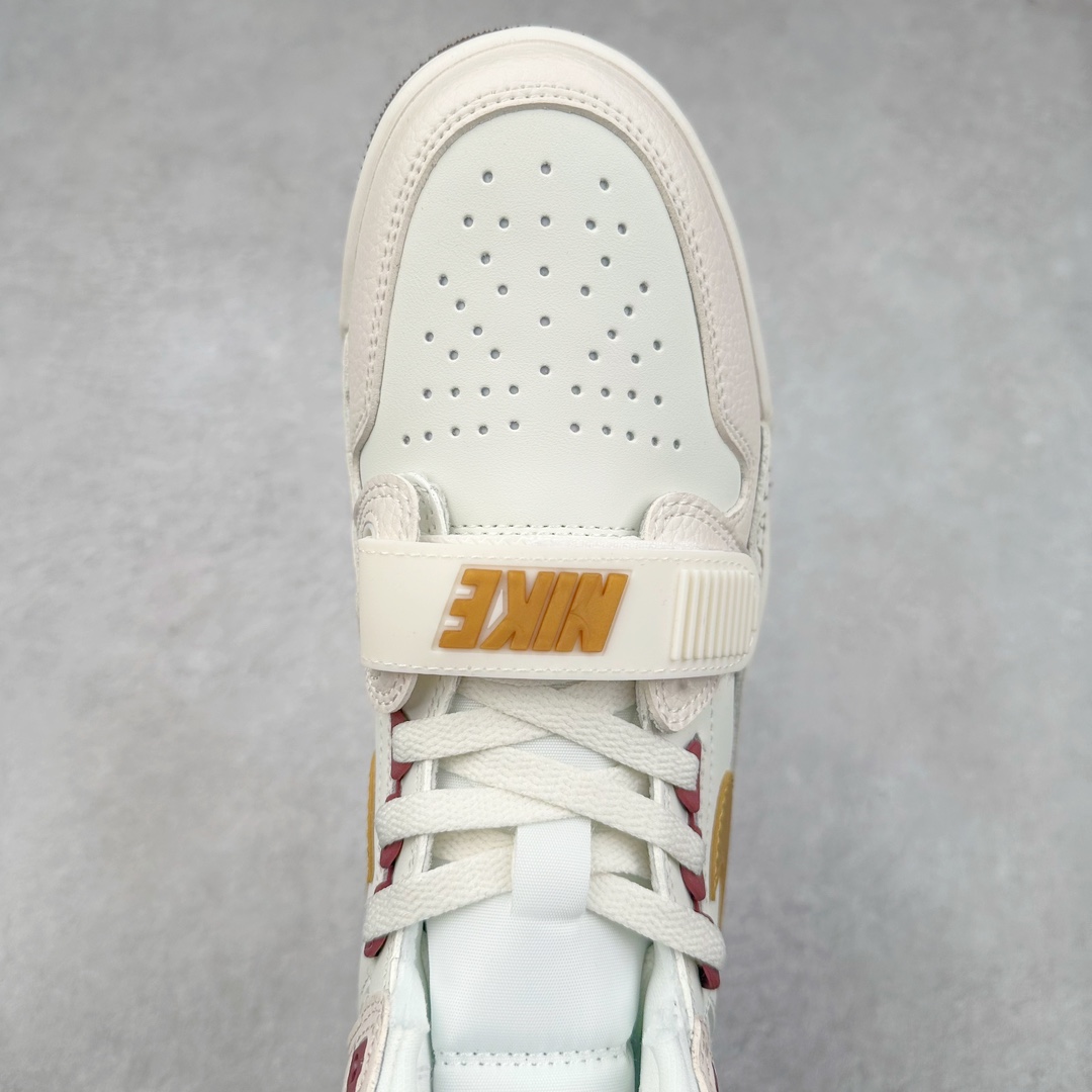 图片[4]-＃KZ神版 Air Jordan Legacy AJ312 High 高帮复古篮球鞋 CNY 蛇年限定 IB4914-161 市场最强独一档产物 全套原纸板楦头开发 原厂大底磨具加持立体防滑纹理 原档数据后跟TPU子母扣魔术贴 原装可视Air Sole气垫 原汁原味最完美的312代版型 唯一正确鞋头趴度弧度高度鞋身腰线 进口港宝加持 后跟自然饱满 全鞋荧光划线卡点 追求极致完美 每一双都是工艺品 多重QC质检 超越公司货的品控标准 实实在在的免检产品 鞋身采用了皮革材质打造 横跨鞋面的魔术贴十分吸睛 侧面的Swoosh Logo的一部分被鞋面遮挡了一部分 颇具玩味 魔术贴上标有NK标识 而鞋舌上是Jordan的经典红色飞翼Logo 后跟和鞋底均采用了AJ3的设计 后跟上同样也使用了经典的爆裂纹图案 尺码：36 36.5 37.5 38 38.5 39 40 40.5 41 42 42.5 43 44 44.5 45 46 47.5-选品中心