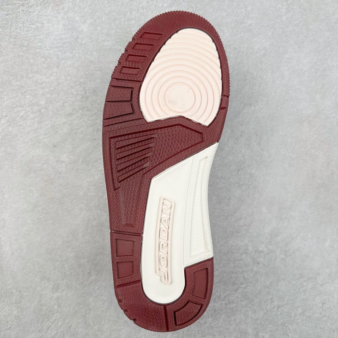 图片[9]-＃KZ神版 Air Jordan Legacy AJ312 复古篮球鞋 CNY 蛇年限定 IB4712-161 市场最强独一档产物 全套原纸板楦头开发 原厂大底磨具加持立体防滑纹理 原档数据后跟TPU子母扣魔术贴 原装可视Air Sole气垫 原汁原味最完美的312代版型 唯一正确鞋头趴度弧度高度鞋身腰线 进口港宝加持 后跟自然饱满 全鞋荧光划线卡点 追求极致完美 每一双都是工艺品 多重QC质检 超越公司货的品控标准 实实在在的免检产品 鞋身采用了皮革材质打造 横跨鞋面的魔术贴十分吸睛 侧面的Swoosh Logo的一部分被鞋面遮挡了一部分 颇具玩味 魔术贴上标有NK标识 而鞋舌上是Jordan的经典红色飞翼Logo 后跟和鞋底均采用了AJ3的设计 后跟上同样也使用了经典的爆裂纹图案 尺码：36 36.5 37.5 38 38.5 39 40 40.5 41 42 42.5 43 44 44.5 45 46 47.5-选品中心