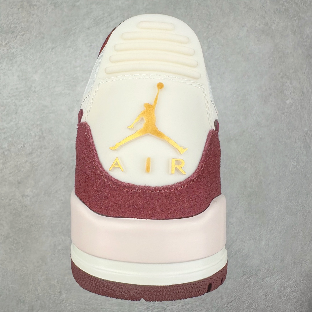 图片[8]-＃KZ神版 Air Jordan Legacy AJ312 复古篮球鞋 CNY 蛇年限定 IB4712-161 市场最强独一档产物 全套原纸板楦头开发 原厂大底磨具加持立体防滑纹理 原档数据后跟TPU子母扣魔术贴 原装可视Air Sole气垫 原汁原味最完美的312代版型 唯一正确鞋头趴度弧度高度鞋身腰线 进口港宝加持 后跟自然饱满 全鞋荧光划线卡点 追求极致完美 每一双都是工艺品 多重QC质检 超越公司货的品控标准 实实在在的免检产品 鞋身采用了皮革材质打造 横跨鞋面的魔术贴十分吸睛 侧面的Swoosh Logo的一部分被鞋面遮挡了一部分 颇具玩味 魔术贴上标有NK标识 而鞋舌上是Jordan的经典红色飞翼Logo 后跟和鞋底均采用了AJ3的设计 后跟上同样也使用了经典的爆裂纹图案 尺码：36 36.5 37.5 38 38.5 39 40 40.5 41 42 42.5 43 44 44.5 45 46 47.5-选品中心
