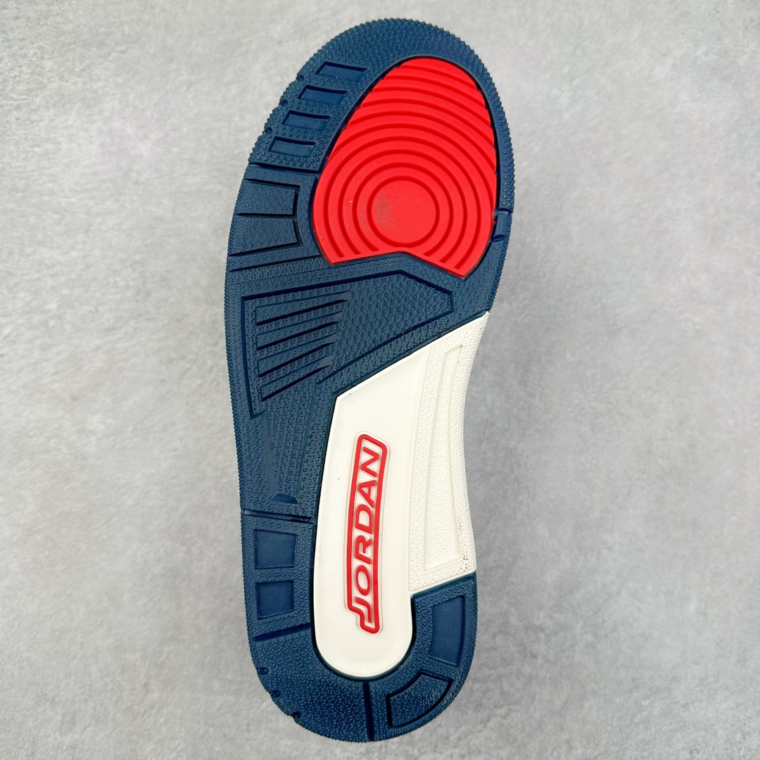 图片[9]-＃KZ神版 Air Jordan Legacy AJ312 复古篮球鞋 HM3709-141 市场最强独一档产物 全套原纸板楦头开发 原厂大底磨具加持立体防滑纹理 原档数据后跟TPU子母扣魔术贴 原装可视Air Sole气垫 原汁原味最完美的312代版型 唯一正确鞋头趴度弧度高度鞋身腰线 进口港宝加持 后跟自然饱满 全鞋荧光划线卡点 追求极致完美 每一双都是工艺品 多重QC质检 超越公司货的品控标准 实实在在的免检产品 鞋身采用了皮革材质打造 横跨鞋面的魔术贴十分吸睛 侧面的Swoosh Logo的一部分被鞋面遮挡了一部分 颇具玩味 魔术贴上标有NK标识 而鞋舌上是Jordan的经典红色飞翼Logo 后跟和鞋底均采用了AJ3的设计 后跟上同样也使用了经典的爆裂纹图案 尺码：36 36.5 37.5 38 38.5 39 40 40.5 41 42 42.5 43 44 44.5 45 46 47.5-选品中心