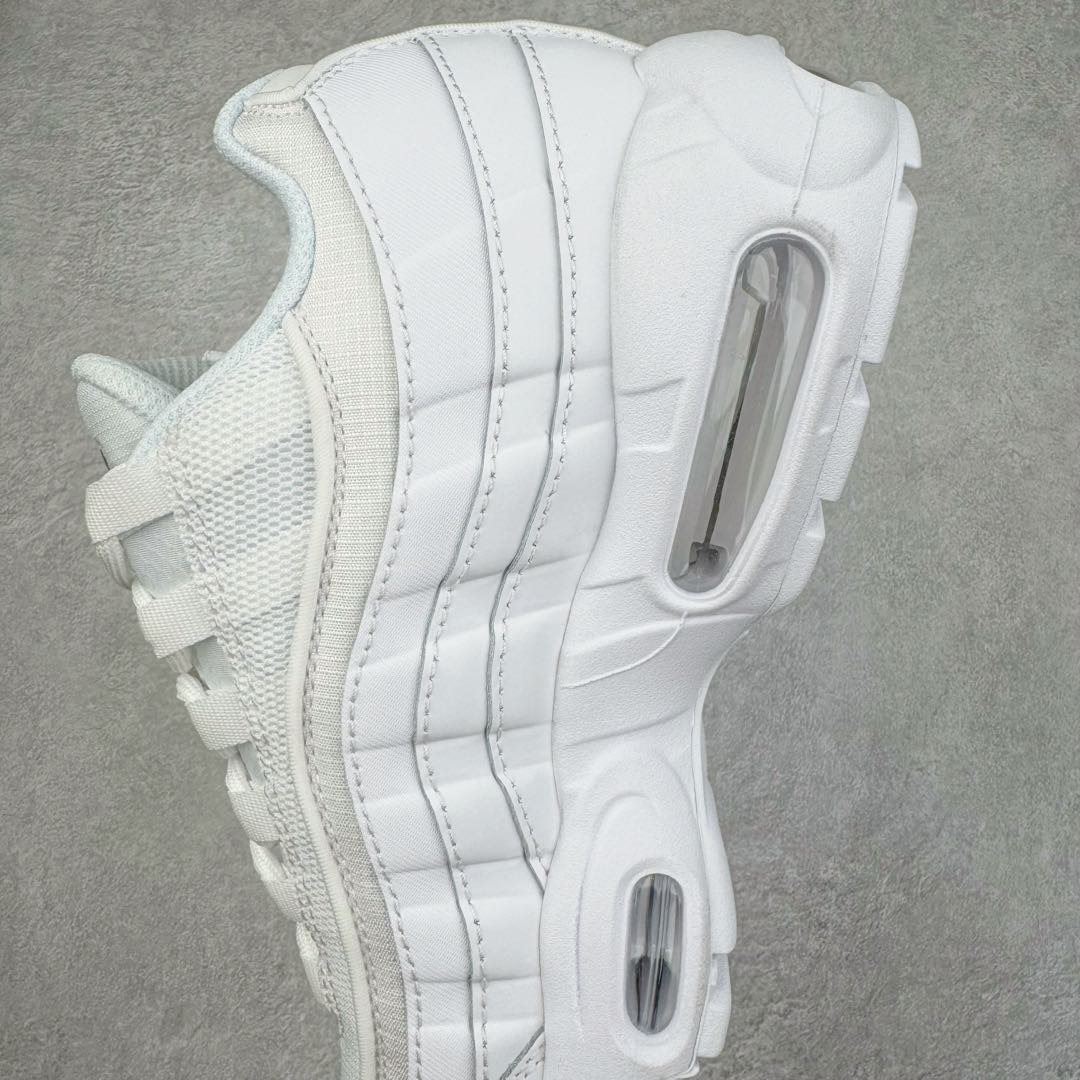 图片[7]-＃GX纯原 NK Air Max 95 复古减震气垫跑鞋 纯白 CT1268-100 经典重温 外单专供大厂出品 品质稳定 一百余色 终端操作 鞋款设计灵感源于人体构造 中底设计基于人体的脊柱构造 是整体设计的核心 尼龙孔眼代表了肋骨 而分层式面板和网眼象征着肌肉纤维和肉体组织 Air Max 95采用了两个独立的吹塑成型的Air-Sole单元 并首次在前掌使用可视化气垫设计 Swoosh logo夜当作一个 点符号放在了鞋子的后帮位置 20年的发展让 AIR MAX 95有了不同的故事 20年后再度面向世人的时候 焕然一新的面貌 让人有了另外一种清新脱俗的感觉 尺码：40 40.5 41 42 42.5 43 44 44.5 45 45.5 46 47.5 48.5-选品中心