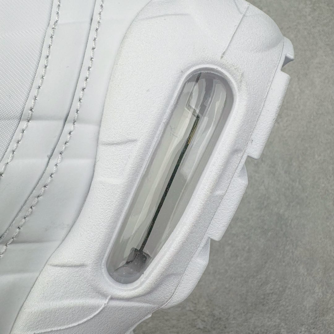 图片[12]-＃GX纯原 NK Air Max 95 复古减震气垫跑鞋 纯白 CT1268-100 经典重温 外单专供大厂出品 品质稳定 一百余色 终端操作 鞋款设计灵感源于人体构造 中底设计基于人体的脊柱构造 是整体设计的核心 尼龙孔眼代表了肋骨 而分层式面板和网眼象征着肌肉纤维和肉体组织 Air Max 95采用了两个独立的吹塑成型的Air-Sole单元 并首次在前掌使用可视化气垫设计 Swoosh logo夜当作一个 点符号放在了鞋子的后帮位置 20年的发展让 AIR MAX 95有了不同的故事 20年后再度面向世人的时候 焕然一新的面貌 让人有了另外一种清新脱俗的感觉 尺码：40 40.5 41 42 42.5 43 44 44.5 45 45.5 46 47.5 48.5-选品中心