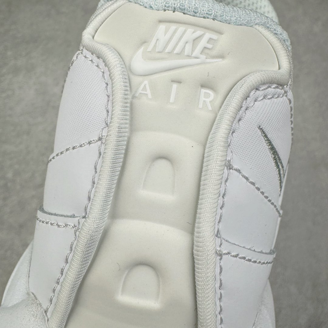 图片[17]-＃GX纯原 NK Air Max 95 复古减震气垫跑鞋 纯白 CT1268-100 经典重温 外单专供大厂出品 品质稳定 一百余色 终端操作 鞋款设计灵感源于人体构造 中底设计基于人体的脊柱构造 是整体设计的核心 尼龙孔眼代表了肋骨 而分层式面板和网眼象征着肌肉纤维和肉体组织 Air Max 95采用了两个独立的吹塑成型的Air-Sole单元 并首次在前掌使用可视化气垫设计 Swoosh logo夜当作一个 点符号放在了鞋子的后帮位置 20年的发展让 AIR MAX 95有了不同的故事 20年后再度面向世人的时候 焕然一新的面貌 让人有了另外一种清新脱俗的感觉 尺码：40 40.5 41 42 42.5 43 44 44.5 45 45.5 46 47.5 48.5-选品中心