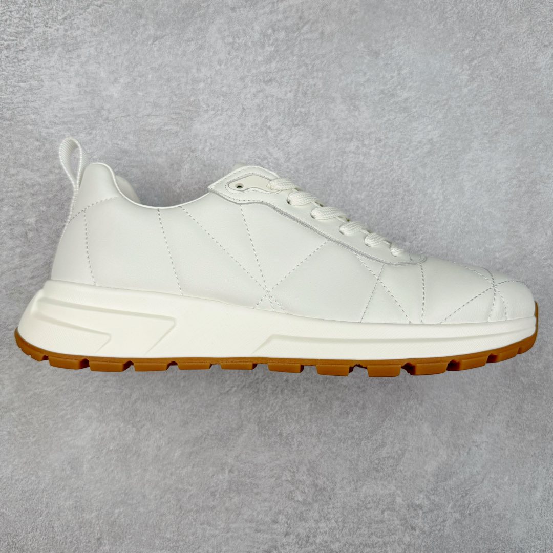 PRADA普拉达 厚底徽标系带运动休闲男鞋系列 广东大厂品质 专柜同步 大气个性更潮更抢眼更追求档次,它将颠覆旧念,与您共度时尚潮人必备! 面料采用原版进口小牛皮 牛皮内里垫脚 橡胶发泡大底 轻便防滑耐磨 脚感舒适 款式耐看做工精细 配以简洁利落的鞋楦 彰显男人的果敢和硬朗 尺码:39-44(皮鞋码)-选品中心