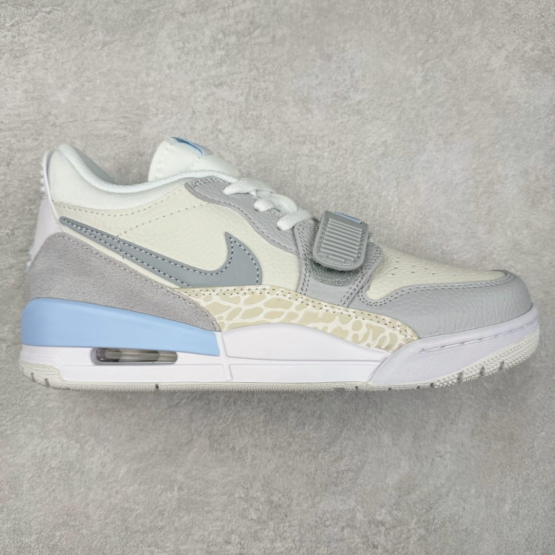 ＃KZ神版 Air Jordan Legacy AJ312 复古篮球鞋 HQ1190-101 市场最强独一档产物 全套原纸板楦头开发 原厂大底磨具加持立体防滑纹理 原档数据后跟TPU子母扣魔术贴 原装可视Air Sole气垫 原汁原味最完美的312代版型 唯一正确鞋头趴度弧度高度鞋身腰线 进口港宝加持 后跟自然饱满 全鞋荧光划线卡点 追求极致完美 每一双都是工艺品 多重QC质检 超越公司货的品控标准 实实在在的免检产品 鞋身采用了皮革材质打造 横跨鞋面的魔术贴十分吸睛 侧面的Swoosh Logo的一部分被鞋面遮挡了一部分 颇具玩味 魔术贴上标有NK标识 而鞋舌上是Jordan的经典红色飞翼Logo 后跟和鞋底均采用了AJ3的设计 后跟上同样也使用了经典的爆裂纹图案 尺码：36 36.5 37.5 38 38.5 39 40 40.5 41 42 42.5 43 44 44.5 45 46 47.5-选品中心