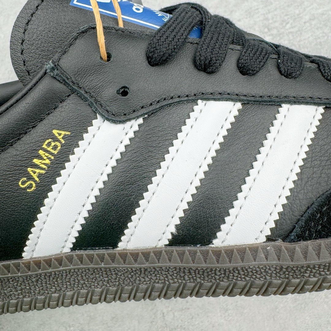 图片[10]-＃M版纯原福利 AD Original Samba OG 复古经典轻便板鞋 B75807 原装头层牛皮加持 正确烫金高频细节 原装纳米超迁皮料 独家私模橡胶大底 原盒原配 正确黑色中底布 这款桑巴鞋展示了高质量的工艺 带有装饰的超锁缝制和无缝的手感 柔软、柔软的皮革造型和标志性的3条纹完成了精致的外观 正规合身鞋带 鞋面上有绒面鞋垫 橡胶鞋底 享受正畸套筒软感 自50年代首次亮相以来就一直在赢得粉丝的青睐 尺码：36 36.5 37.5 38 38.5 39 40 40.5 41 42 42.5 43 44 44.5 45-选品中心