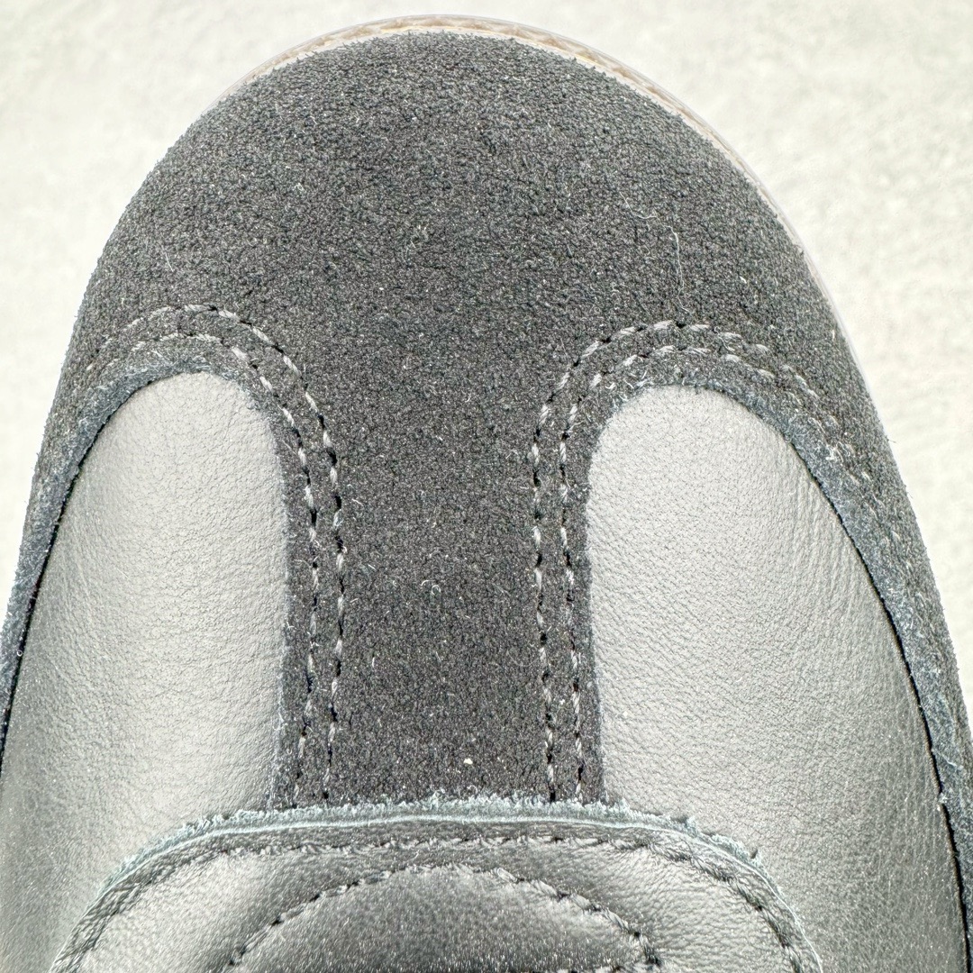 图片[12]-＃M版纯原福利 AD Original Samba OG 复古经典轻便板鞋 B75807 原装头层牛皮加持 正确烫金高频细节 原装纳米超迁皮料 独家私模橡胶大底 原盒原配 正确黑色中底布 这款桑巴鞋展示了高质量的工艺 带有装饰的超锁缝制和无缝的手感 柔软、柔软的皮革造型和标志性的3条纹完成了精致的外观 正规合身鞋带 鞋面上有绒面鞋垫 橡胶鞋底 享受正畸套筒软感 自50年代首次亮相以来就一直在赢得粉丝的青睐 尺码：36 36.5 37.5 38 38.5 39 40 40.5 41 42 42.5 43 44 44.5 45-选品中心