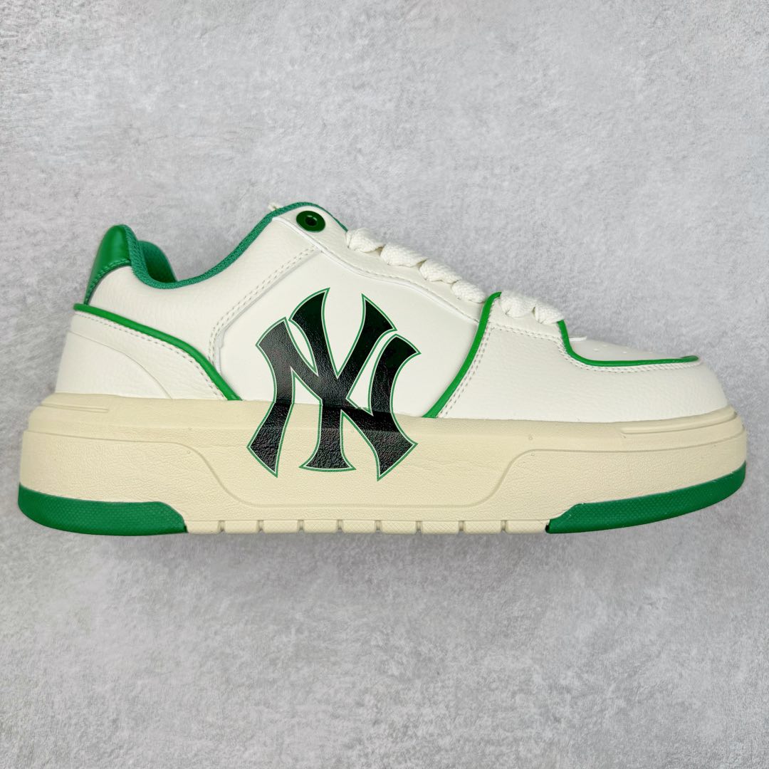 ＃特价福利 MLB BigBall Chunky纽约洋基队增高复古风印花老爹鞋 MLB是韩国F&F旗下潮流服装品牌 拥有150年历史的经典传统 是街头文化和国际生活方式的领导者 MLB拥有包括男装、女装、童装、配饰在内的全品类服饰 提供覆盖各性别、各年龄层、From Head to Toe的穿搭装备 其产品结合了韩国的时尚造型与质感 展现了运动服饰也可以兼具时尚潮流的风格 在产品设计上 MLB不仅融合了美国职业棒球大联盟的各当家球队 更结合了棒球运动中的各个元素 复古风范自信控场 复古鞋型率先勾描独特的自我态度 在经典线条与时尚元素的精彩交织下刷新街头复古运动风潮 质感十足兼备卓越的舒适透气性能迎合夏日追求的自在脚感。尺码：36 37 38 39 40 41 42 43 44 45-选品中心