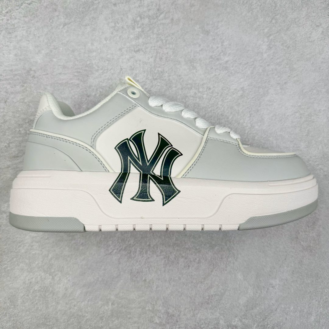 图片[7]-＃特价福利 MLB BigBall Chunky纽约洋基队增高复古风印花老爹鞋 MLB是韩国F&F旗下潮流服装品牌 拥有150年历史的经典传统 是街头文化和国际生活方式的领导者 MLB拥有包括男装、女装、童装、配饰在内的全品类服饰 提供覆盖各性别、各年龄层、From Head to Toe的穿搭装备 其产品结合了韩国的时尚造型与质感 展现了运动服饰也可以兼具时尚潮流的风格 在产品设计上 MLB不仅融合了美国职业棒球大联盟的各当家球队 更结合了棒球运动中的各个元素 复古风范自信控场 复古鞋型率先勾描独特的自我态度 在经典线条与时尚元素的精彩交织下刷新街头复古运动风潮 质感十足兼备卓越的舒适透气性能迎合夏日追求的自在脚感。尺码：36 37 38 39 40 41 42 43 44 45-选品中心