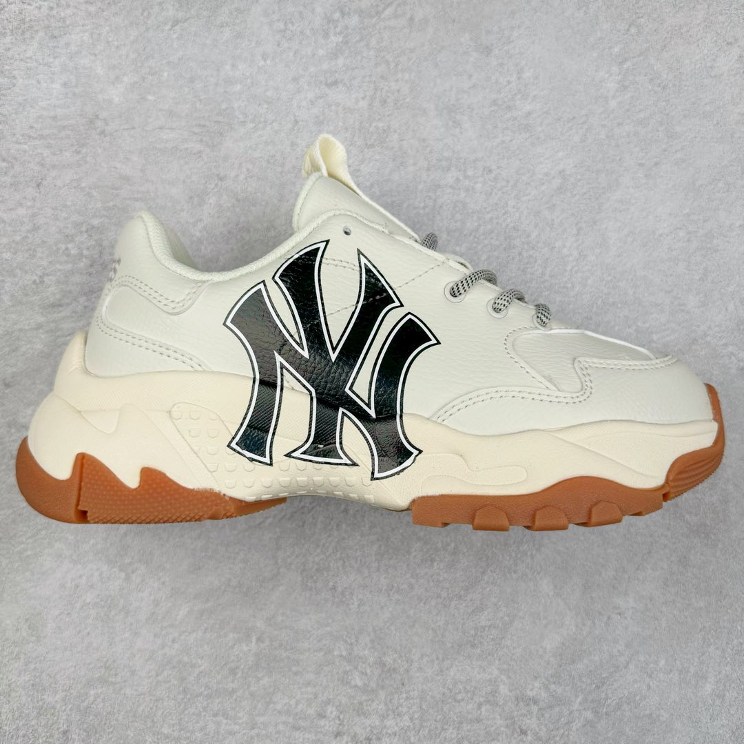 图片[4]-＃特价福利 MLB BigBall Chunky纽约洋基队增高复古风印花老爹鞋 MLB是韩国F&F旗下潮流服装品牌 拥有150年历史的经典传统 是街头文化和国际生活方式的领导者 MLB拥有包括男装、女装、童装、配饰在内的全品类服饰 提供覆盖各性别、各年龄层、From Head to Toe的穿搭装备 其产品结合了韩国的时尚造型与质感 展现了运动服饰也可以兼具时尚潮流的风格 在产品设计上 MLB不仅融合了美国职业棒球大联盟的各当家球队 更结合了棒球运动中的各个元素 复古风范自信控场 复古鞋型率先勾描独特的自我态度 在经典线条与时尚元素的精彩交织下刷新街头复古运动风潮 质感十足兼备卓越的舒适透气性能迎合夏日追求的自在脚感。尺码：36 37 38 39 40 41 42 43 44 45-选品中心