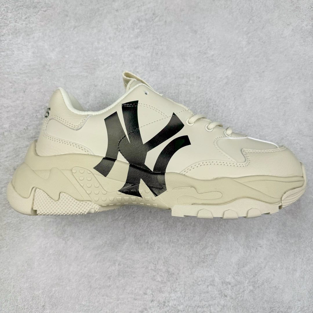 图片[6]-＃特价福利 MLB BigBall Chunky纽约洋基队增高复古风印花老爹鞋 MLB是韩国F&F旗下潮流服装品牌 拥有150年历史的经典传统 是街头文化和国际生活方式的领导者 MLB拥有包括男装、女装、童装、配饰在内的全品类服饰 提供覆盖各性别、各年龄层、From Head to Toe的穿搭装备 其产品结合了韩国的时尚造型与质感 展现了运动服饰也可以兼具时尚潮流的风格 在产品设计上 MLB不仅融合了美国职业棒球大联盟的各当家球队 更结合了棒球运动中的各个元素 复古风范自信控场 复古鞋型率先勾描独特的自我态度 在经典线条与时尚元素的精彩交织下刷新街头复古运动风潮 质感十足兼备卓越的舒适透气性能迎合夏日追求的自在脚感。尺码：36 37 38 39 40 41 42 43 44 45-选品中心