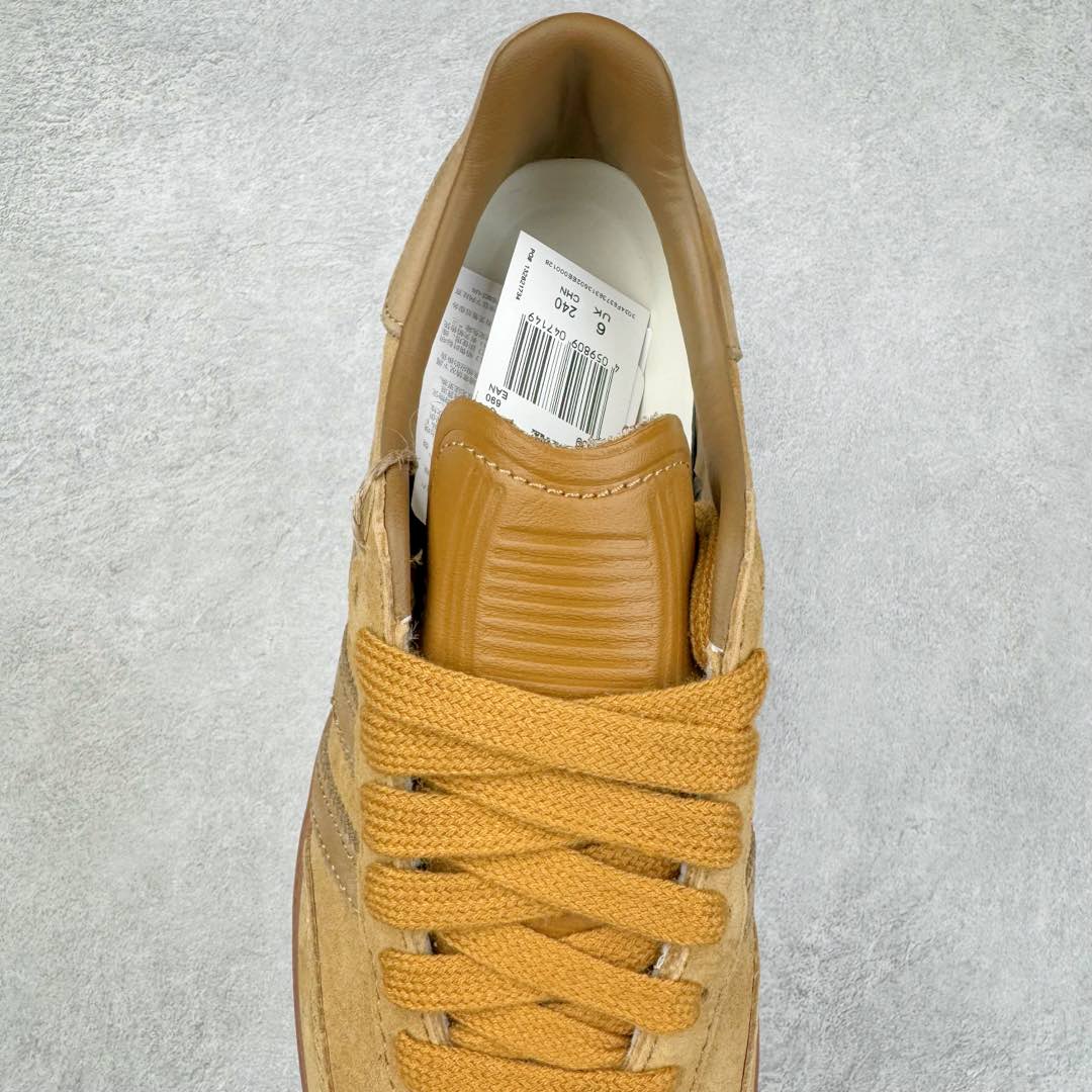 图片[5]-AD Original Samba OG 复古经典轻便板鞋 ID8709 这款桑巴鞋展示了高质量的工艺 带有装饰的超锁缝制和无缝的手感 柔软、柔软的皮革造型和标志性的3条纹完成了精致的外观 正规合身鞋带 鞋面上有绒面鞋垫 橡胶鞋底 享受正畸套筒软感 自50年代首次亮相以来就一直在赢得粉丝的青睐 尺码：36 36.5 37.5 38 38.5 39 40 40.5 41 42 42.5 43 44 44.5 45-选品中心