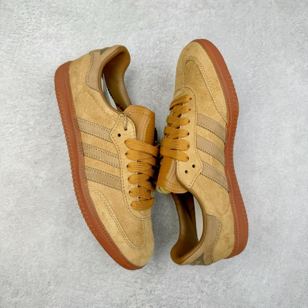 图片[3]-AD Original Samba OG 复古经典轻便板鞋 ID8709 这款桑巴鞋展示了高质量的工艺 带有装饰的超锁缝制和无缝的手感 柔软、柔软的皮革造型和标志性的3条纹完成了精致的外观 正规合身鞋带 鞋面上有绒面鞋垫 橡胶鞋底 享受正畸套筒软感 自50年代首次亮相以来就一直在赢得粉丝的青睐 尺码：36 36.5 37.5 38 38.5 39 40 40.5 41 42 42.5 43 44 44.5 45-选品中心