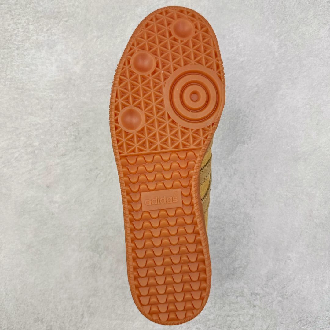 图片[9]-AD Original Samba OG 复古经典轻便板鞋 ID8709 这款桑巴鞋展示了高质量的工艺 带有装饰的超锁缝制和无缝的手感 柔软、柔软的皮革造型和标志性的3条纹完成了精致的外观 正规合身鞋带 鞋面上有绒面鞋垫 橡胶鞋底 享受正畸套筒软感 自50年代首次亮相以来就一直在赢得粉丝的青睐 尺码：36 36.5 37.5 38 38.5 39 40 40.5 41 42 42.5 43 44 44.5 45-选品中心