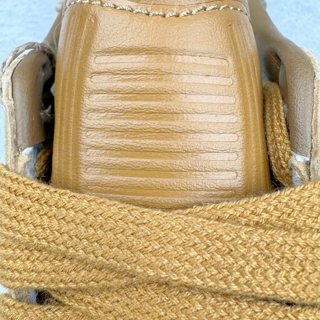 图片[13]-AD Original Samba OG 复古经典轻便板鞋 ID8709 这款桑巴鞋展示了高质量的工艺 带有装饰的超锁缝制和无缝的手感 柔软、柔软的皮革造型和标志性的3条纹完成了精致的外观 正规合身鞋带 鞋面上有绒面鞋垫 橡胶鞋底 享受正畸套筒软感 自50年代首次亮相以来就一直在赢得粉丝的青睐 尺码：36 36.5 37.5 38 38.5 39 40 40.5 41 42 42.5 43 44 44.5 45-选品中心