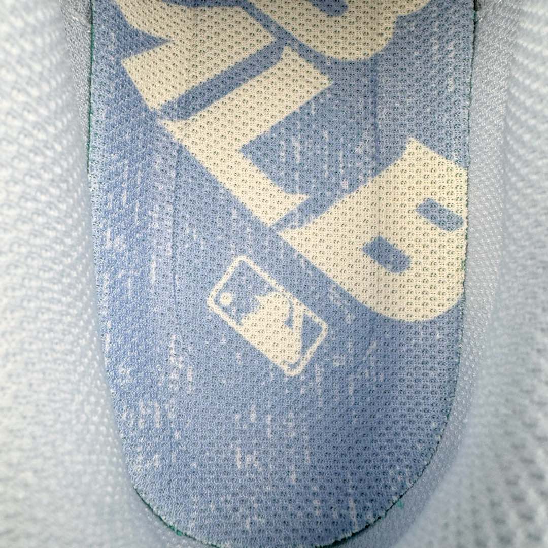 图片[11]-＃PB过验版 MLB Chunky Liner Basic 复古印花学长鞋系列低帮轻量增高厚底百搭休闲运动慢跑鞋板鞋 Korea韩国联名NY美国榄球纽约洋基队限定 目前可过轻松秒过各类鉴定 能操作的私聊 韩国代购专供 左脚内置NFC感应 区别市面贴纸假芯片 MLB专用菱形双针中底布 重点细节中底布带注胶孔 原厂NFC感应吊牌 支持鉴定 一个两位数 原盒原标 全套原楦原纸板原厂数据开发 中韩文保养标贴 绿色防霉片 平台代购专供 独家一比一RB+MD组合大底 高频后跟小人Logo精准对位立体饱满 正确网布加超迁鞋面 转印中底走线紧密 转印Logo工艺表层防刮不掉色 尺码：35 36 36.5 37.5 38 38.5 39 40 40.5 41 42 42.5 43 44 44.5 45-选品中心