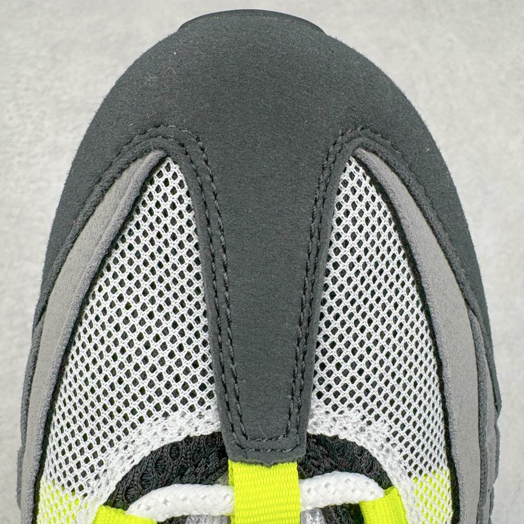 图片[15]-＃GX纯原 NK Air Max 95 复古减震气垫跑鞋 黑绿 CT1689-001 经典重温 外单专供大厂出品 品质稳定 一百余色 终端操作 鞋款设计灵感源于人体构造 中底设计基于人体的脊柱构造 是整体设计的核心 尼龙孔眼代表了肋骨 而分层式面板和网眼象征着肌肉纤维和肉体组织 Air Max 95采用了两个独立的吹塑成型的Air-Sole单元 并首次在前掌使用可视化气垫设计 Swoosh logo夜当作一个 点符号放在了鞋子的后帮位置 20年的发展让 AIR MAX 95有了不同的故事 20年后再度面向世人的时候 焕然一新的面貌 让人有了另外一种清新脱俗的感觉 尺码：40 40.5 41 42 42.5 43 44 44.5 45 45.5 46 47.5 48.5-选品中心