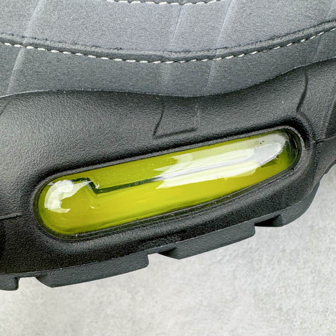 图片[18]-＃GX纯原 NK Air Max 95 复古减震气垫跑鞋 黑绿 CT1689-001 经典重温 外单专供大厂出品 品质稳定 一百余色 终端操作 鞋款设计灵感源于人体构造 中底设计基于人体的脊柱构造 是整体设计的核心 尼龙孔眼代表了肋骨 而分层式面板和网眼象征着肌肉纤维和肉体组织 Air Max 95采用了两个独立的吹塑成型的Air-Sole单元 并首次在前掌使用可视化气垫设计 Swoosh logo夜当作一个 点符号放在了鞋子的后帮位置 20年的发展让 AIR MAX 95有了不同的故事 20年后再度面向世人的时候 焕然一新的面貌 让人有了另外一种清新脱俗的感觉 尺码：40 40.5 41 42 42.5 43 44 44.5 45 45.5 46 47.5 48.5-选品中心