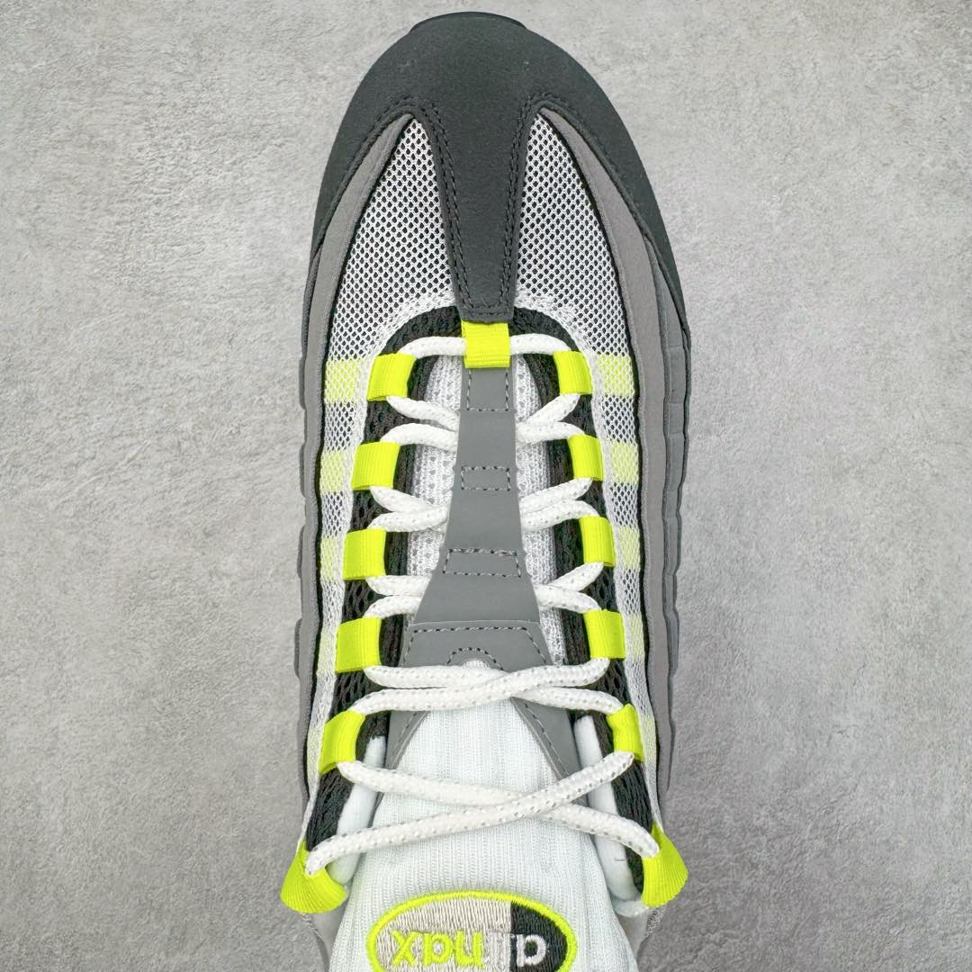 图片[4]-＃GX纯原 NK Air Max 95 复古减震气垫跑鞋 黑绿 CT1689-001 经典重温 外单专供大厂出品 品质稳定 一百余色 终端操作 鞋款设计灵感源于人体构造 中底设计基于人体的脊柱构造 是整体设计的核心 尼龙孔眼代表了肋骨 而分层式面板和网眼象征着肌肉纤维和肉体组织 Air Max 95采用了两个独立的吹塑成型的Air-Sole单元 并首次在前掌使用可视化气垫设计 Swoosh logo夜当作一个 点符号放在了鞋子的后帮位置 20年的发展让 AIR MAX 95有了不同的故事 20年后再度面向世人的时候 焕然一新的面貌 让人有了另外一种清新脱俗的感觉 尺码：40 40.5 41 42 42.5 43 44 44.5 45 45.5 46 47.5 48.5-选品中心