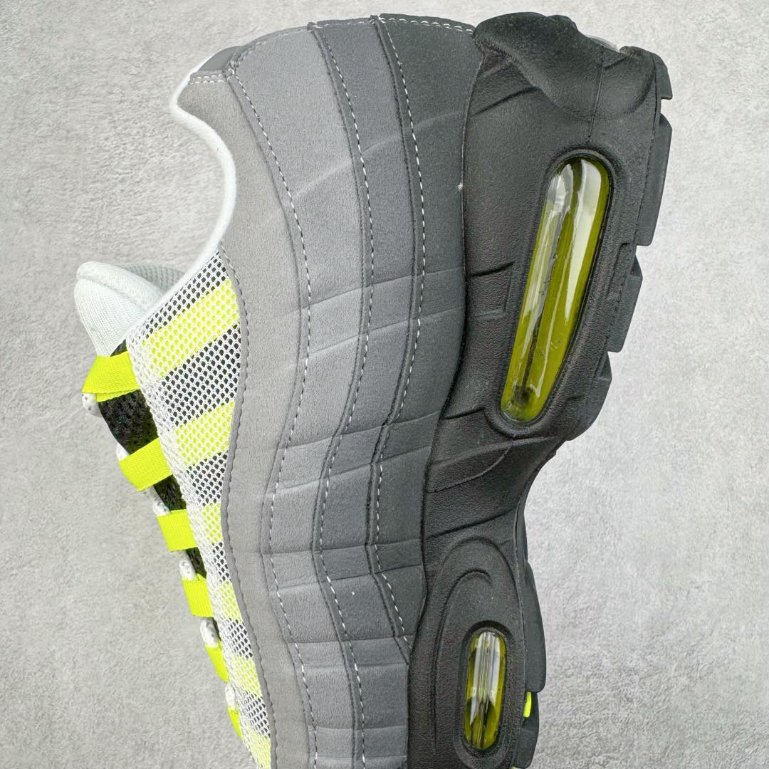 图片[7]-＃GX纯原 NK Air Max 95 复古减震气垫跑鞋 黑绿 CT1689-001 经典重温 外单专供大厂出品 品质稳定 一百余色 终端操作 鞋款设计灵感源于人体构造 中底设计基于人体的脊柱构造 是整体设计的核心 尼龙孔眼代表了肋骨 而分层式面板和网眼象征着肌肉纤维和肉体组织 Air Max 95采用了两个独立的吹塑成型的Air-Sole单元 并首次在前掌使用可视化气垫设计 Swoosh logo夜当作一个 点符号放在了鞋子的后帮位置 20年的发展让 AIR MAX 95有了不同的故事 20年后再度面向世人的时候 焕然一新的面貌 让人有了另外一种清新脱俗的感觉 尺码：40 40.5 41 42 42.5 43 44 44.5 45 45.5 46 47.5 48.5-选品中心