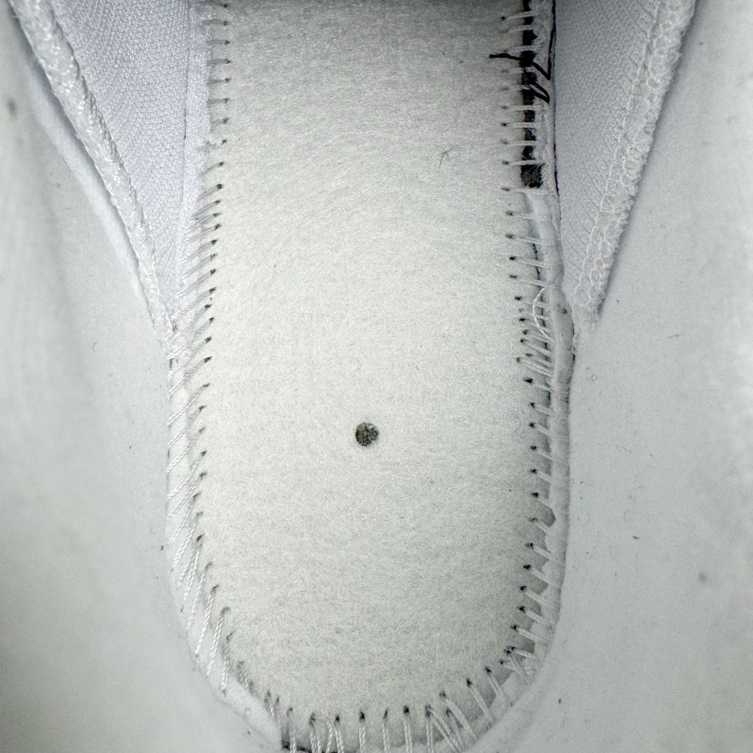 图片[10]-＃GX纯原 NK Air Max 95 复古减震气垫跑鞋 黑绿 CT1689-001 经典重温 外单专供大厂出品 品质稳定 一百余色 终端操作 鞋款设计灵感源于人体构造 中底设计基于人体的脊柱构造 是整体设计的核心 尼龙孔眼代表了肋骨 而分层式面板和网眼象征着肌肉纤维和肉体组织 Air Max 95采用了两个独立的吹塑成型的Air-Sole单元 并首次在前掌使用可视化气垫设计 Swoosh logo夜当作一个 点符号放在了鞋子的后帮位置 20年的发展让 AIR MAX 95有了不同的故事 20年后再度面向世人的时候 焕然一新的面貌 让人有了另外一种清新脱俗的感觉 尺码：40 40.5 41 42 42.5 43 44 44.5 45 45.5 46 47.5 48.5-选品中心