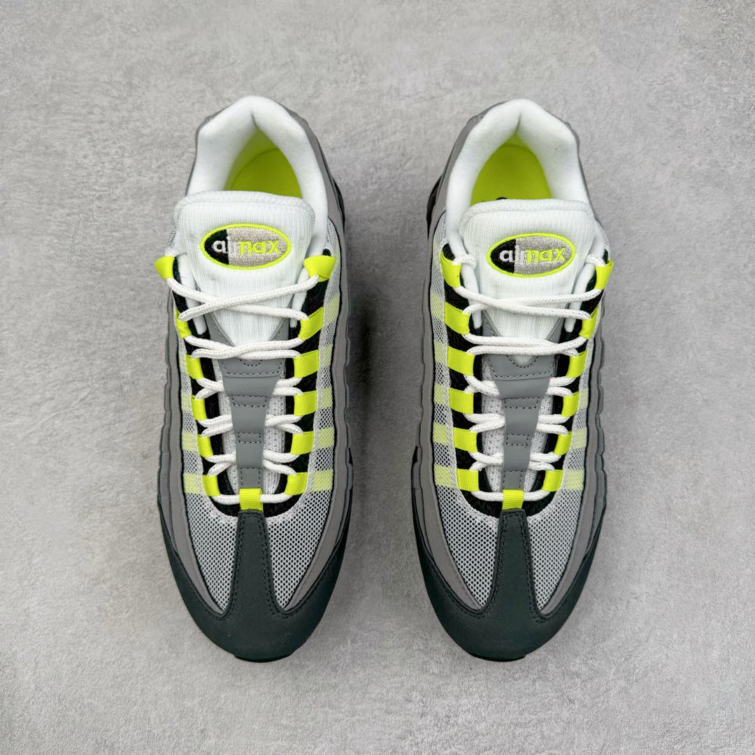 图片[2]-＃GX纯原 NK Air Max 95 复古减震气垫跑鞋 黑绿 CT1689-001 经典重温 外单专供大厂出品 品质稳定 一百余色 终端操作 鞋款设计灵感源于人体构造 中底设计基于人体的脊柱构造 是整体设计的核心 尼龙孔眼代表了肋骨 而分层式面板和网眼象征着肌肉纤维和肉体组织 Air Max 95采用了两个独立的吹塑成型的Air-Sole单元 并首次在前掌使用可视化气垫设计 Swoosh logo夜当作一个 点符号放在了鞋子的后帮位置 20年的发展让 AIR MAX 95有了不同的故事 20年后再度面向世人的时候 焕然一新的面貌 让人有了另外一种清新脱俗的感觉 尺码：40 40.5 41 42 42.5 43 44 44.5 45 45.5 46 47.5 48.5-选品中心