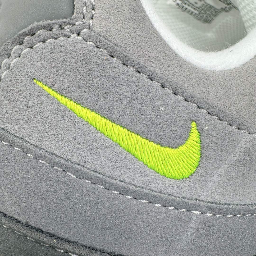 图片[17]-＃GX纯原 NK Air Max 95 复古减震气垫跑鞋 黑绿 CT1689-001 经典重温 外单专供大厂出品 品质稳定 一百余色 终端操作 鞋款设计灵感源于人体构造 中底设计基于人体的脊柱构造 是整体设计的核心 尼龙孔眼代表了肋骨 而分层式面板和网眼象征着肌肉纤维和肉体组织 Air Max 95采用了两个独立的吹塑成型的Air-Sole单元 并首次在前掌使用可视化气垫设计 Swoosh logo夜当作一个 点符号放在了鞋子的后帮位置 20年的发展让 AIR MAX 95有了不同的故事 20年后再度面向世人的时候 焕然一新的面貌 让人有了另外一种清新脱俗的感觉 尺码：40 40.5 41 42 42.5 43 44 44.5 45 45.5 46 47.5 48.5-选品中心